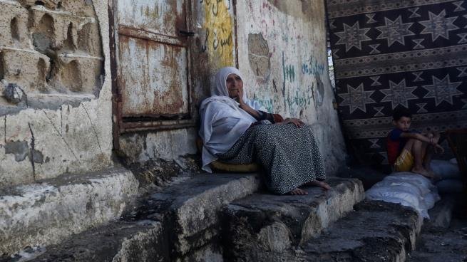 البيوت التي كانت تتكىء على بعضها كشقيقات نائمات  | موسوعة المخيمات الفلسطينية