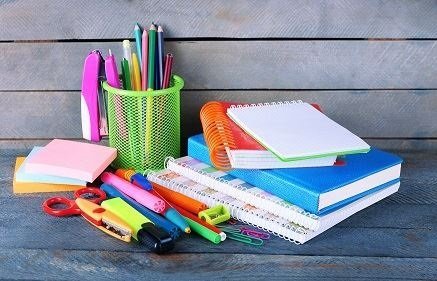 توزيع القرطاسية ...ابتهاج اللاجىء توزيع القرطاسية ...ابتهاج اللاجىء