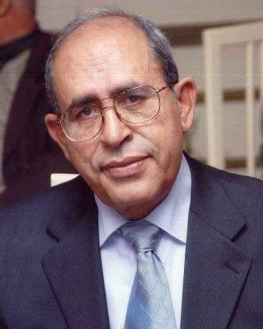 الشاعر الدكتور عز الدين المناصرة صاحب قصيدة (بالأخضر كفناه )و (جفرا )  | موسوعة المخيمات الفلسطينية