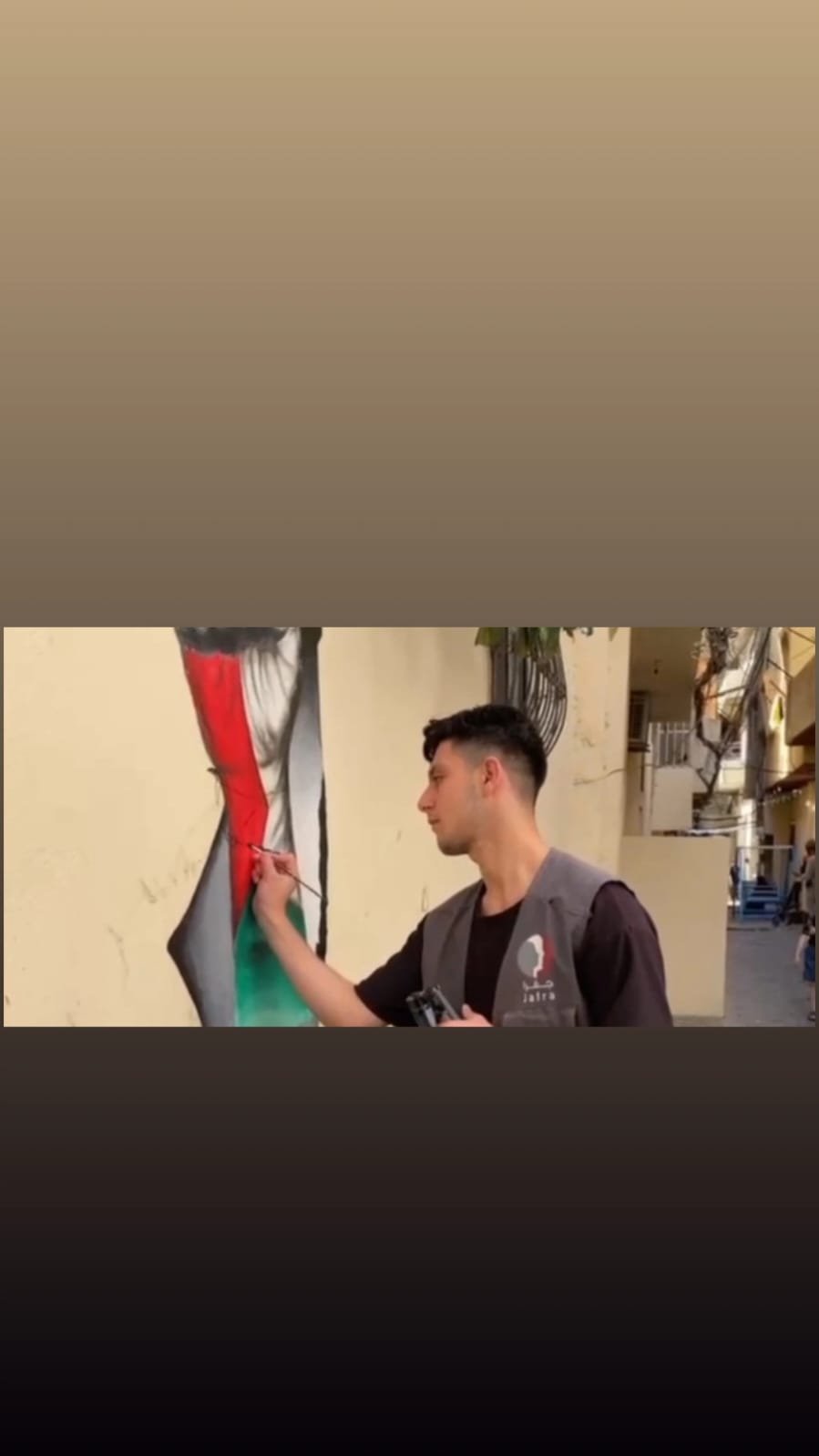 خالد محمد حسون: شاب فلسطيني يبرع في الرسم والغناء والشعر... والموهبة تسكنه منذ الطفولة خالد محمد حسون: شاب فلسطيني يبرع في الرسم والغناء والشعر... والموهبة تسكنه منذ الطفولة