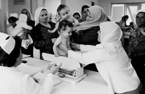 نساء المخيم الوحدات  في عيادة  الوكاله  | موسوعة المخيمات الفلسطينية