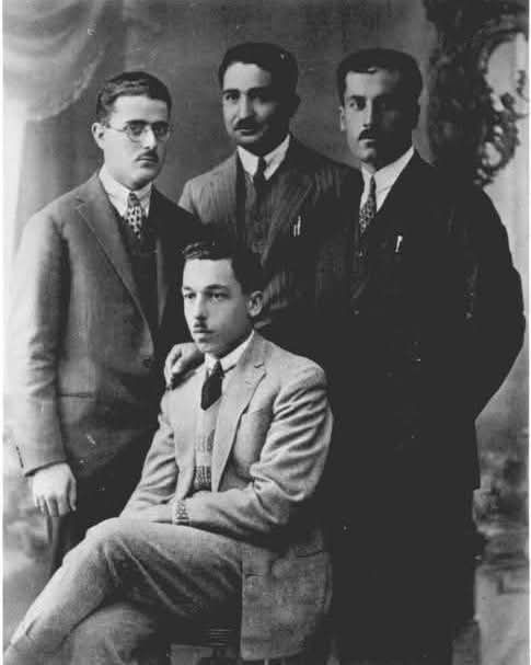 بعض أساتذة مدارس يافا، نحو سنة 1923  | موسوعة المخيمات الفلسطينية
