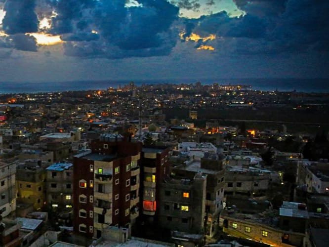 مخيمات صور: لجوء متكرر تحت وطأة الحرب، والنزوح، وشبح الحرمان