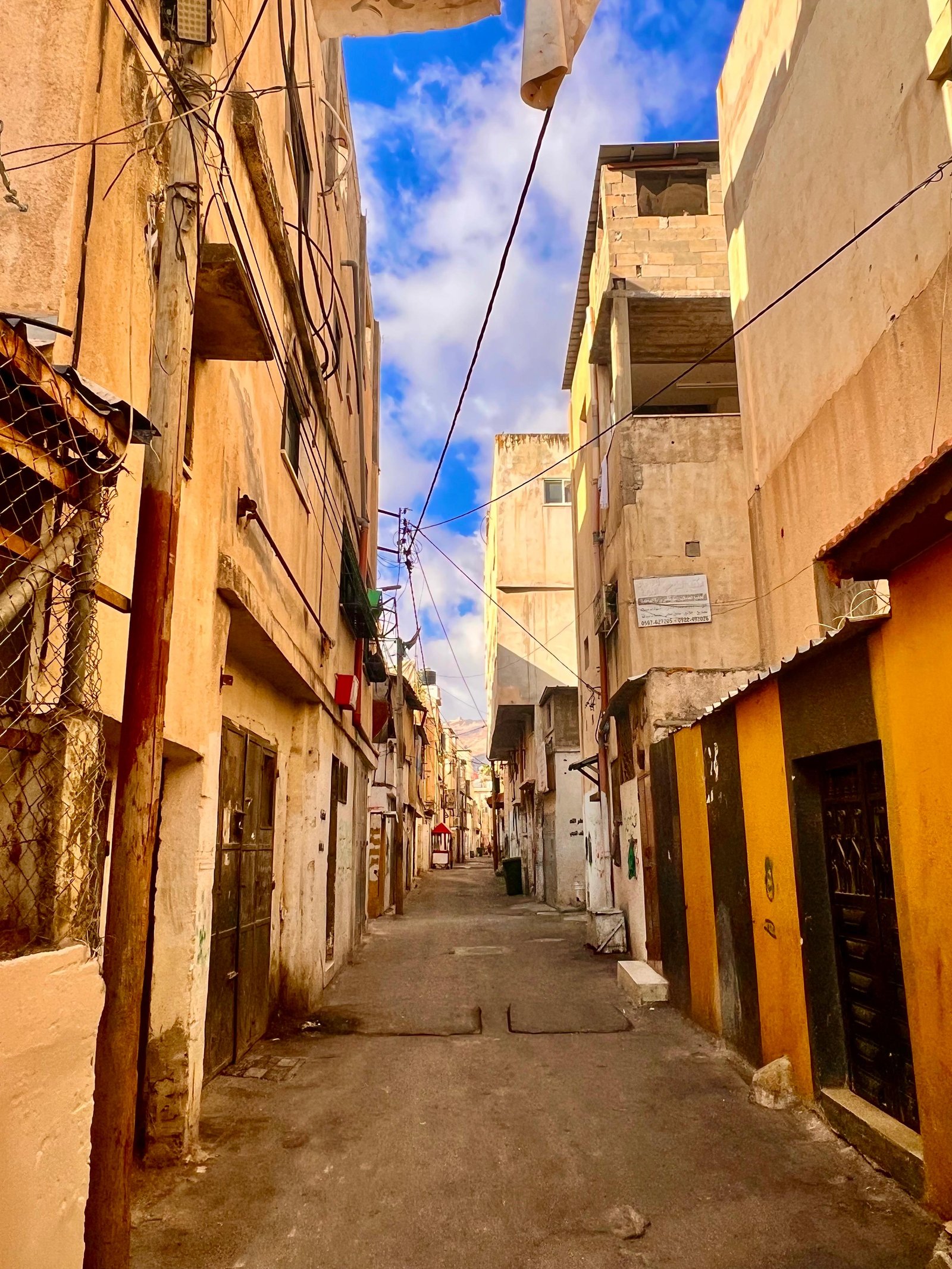 جولة لموسوعة المخيمات الفلسطينية في مخيم عسكر القديم يعدسة منية سلاطنة