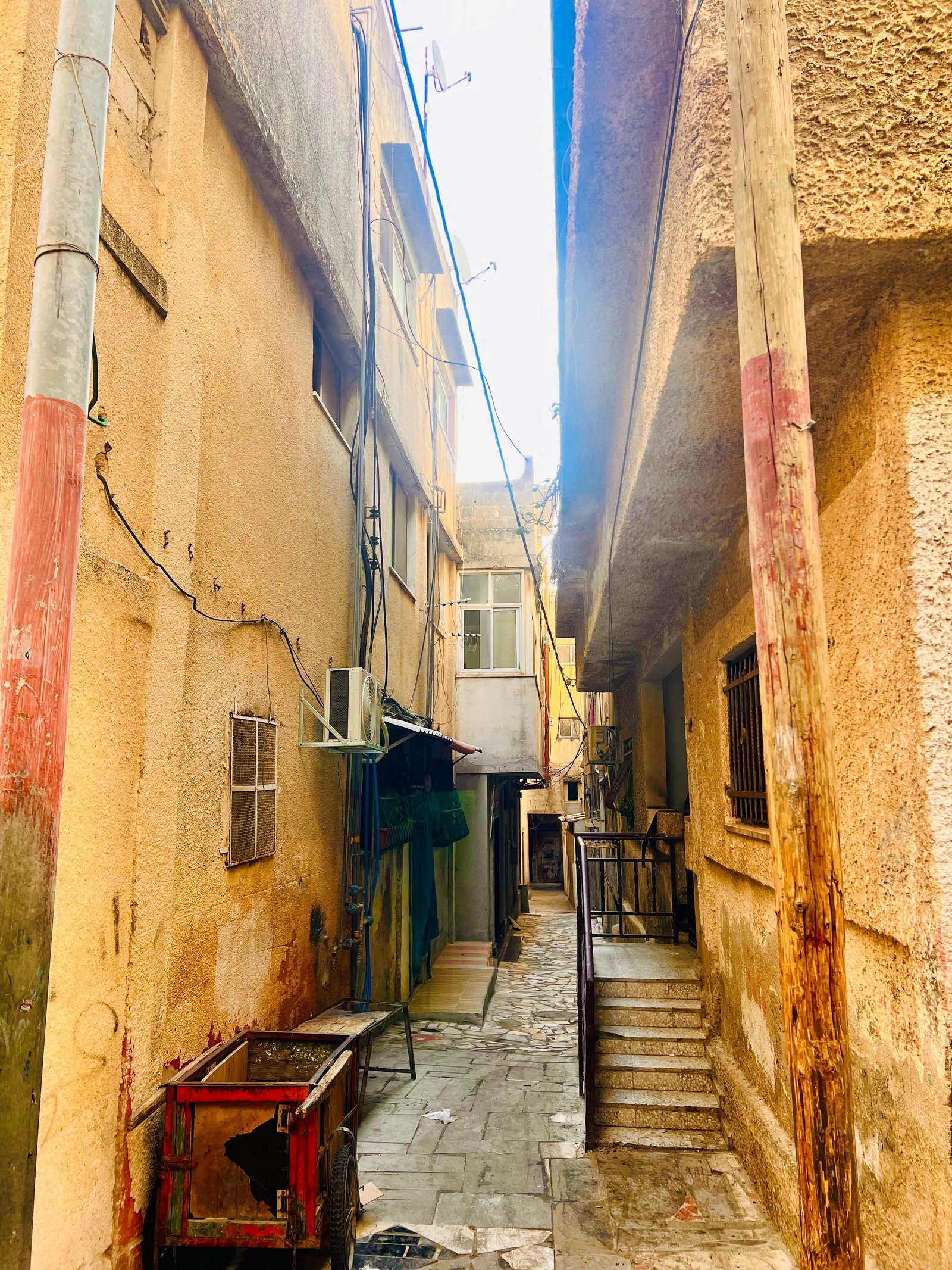 جولة لموسوعة المخيمات الفلسطينية في مخيم عسكر القديم يعدسة منية سلاطنة