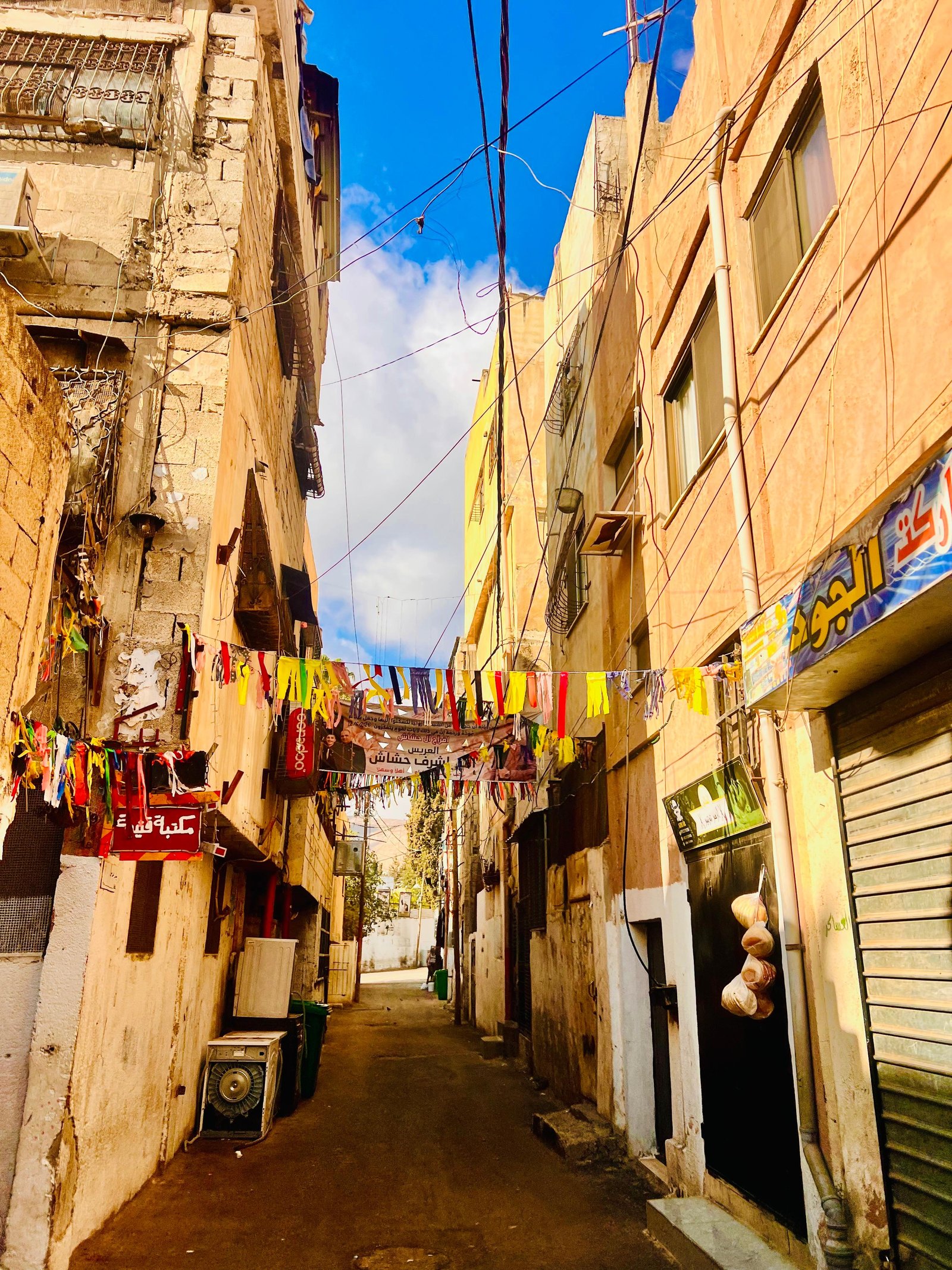 جولة لموسوعة المخيمات الفلسطينية في مخيم عسكر القديم يعدسة منية سلاطنة