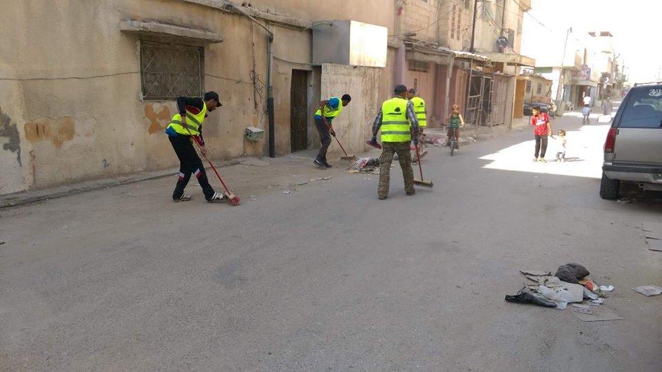 من الذي يعمل في المُخيّم؟  | موسوعة المخيمات الفلسطينية